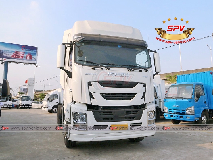 3 Axles Prime Mover ISUZU GIGA - RF 3 Axles Prime Mover ISUZU GIGA - RF